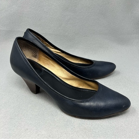 Frye Women's Heels Regina Pump Leather 9.5M Slip on Shoe Kitten Heel Blue. - Picture 2 of 12